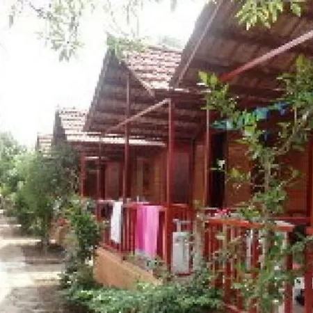 Toll Hotel Side